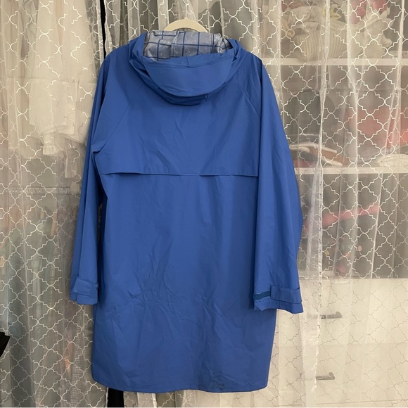 L.L. Bean Women’s Classic Long Raincoat Large Blue - Picture 5 of 7